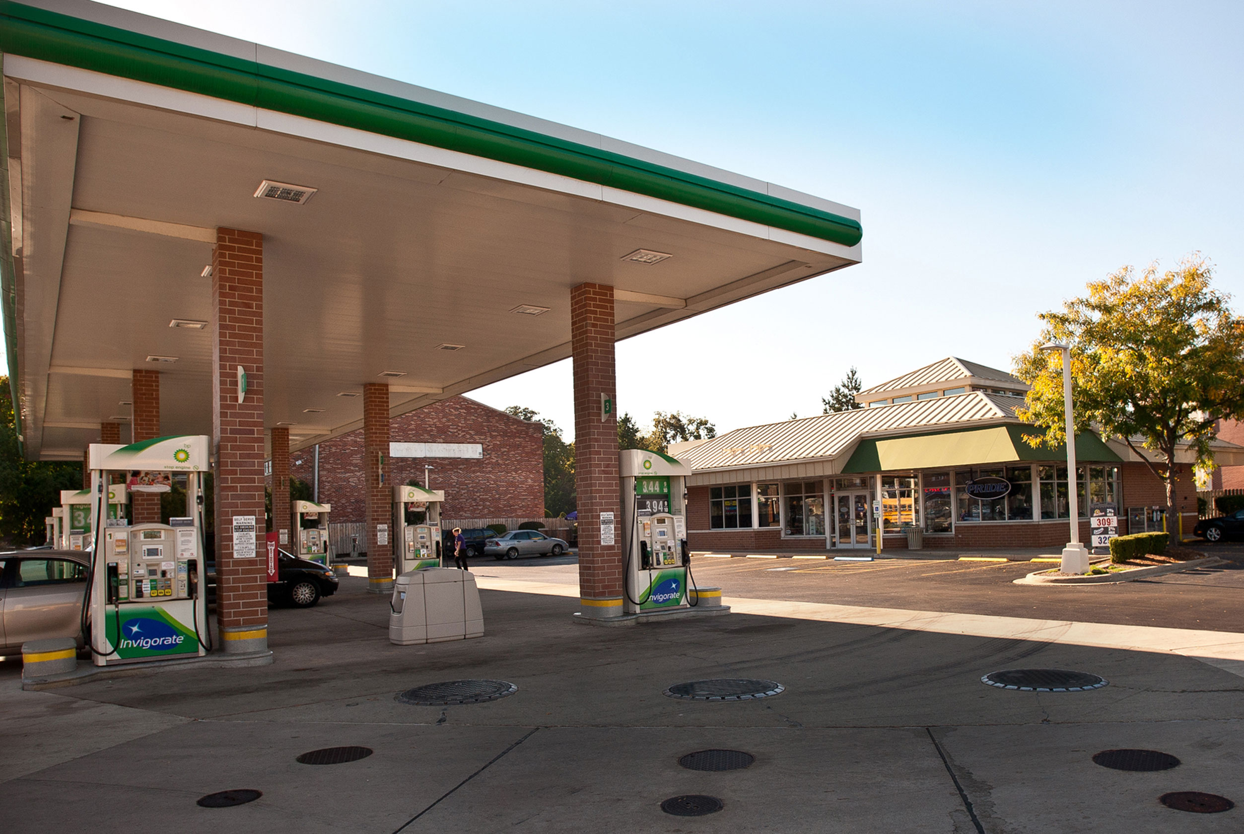 The PRIDE of Hinsdale Not your typical convenience store!